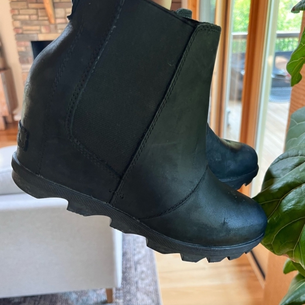 Sorel Women's Joan of Arctic Chelsea Boot โ Waterproof Leather Wedge ๐ค - Picture 7 of 14